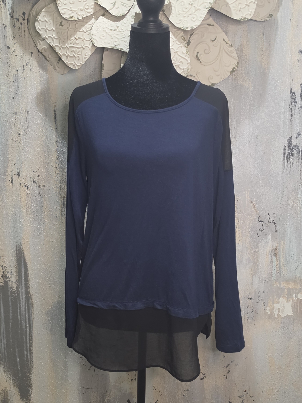 Signature Studio Navy and Black Layered Long Sleeve Tee Size Medium